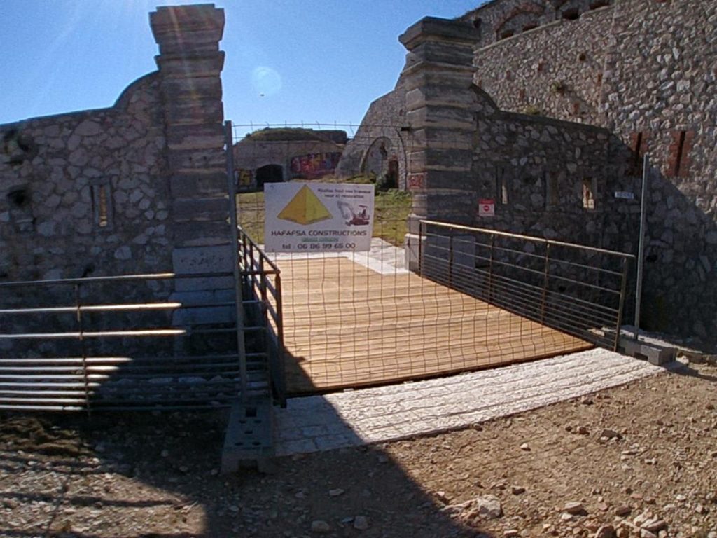 Bâti ancien à Apt restauré par Hafafsa Constructions